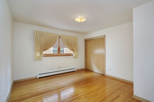 8512 Berwyn Ave, Chicago IL 60656-2513 exterior