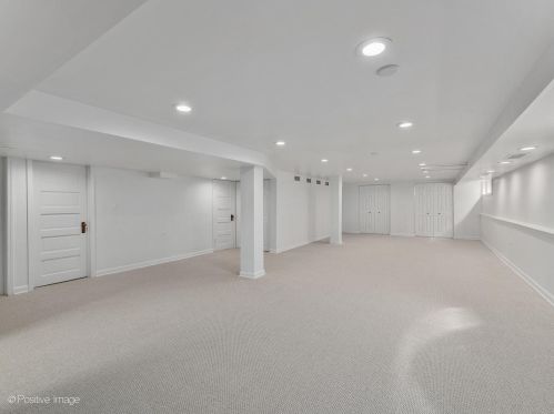 256 Frst Ave, Elmhurst IL 60126-3547 exterior