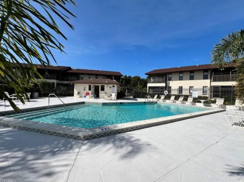 5234 Treetops Dr, Naples FL 34113-8520 exterior