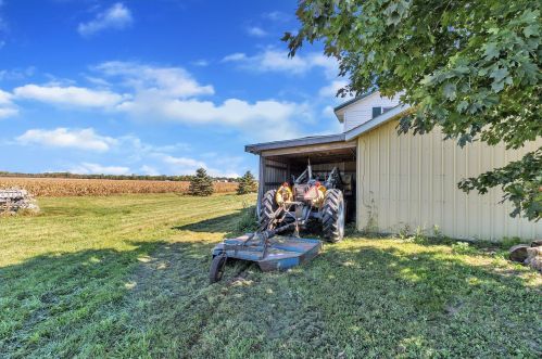 2560 66 St, Fennville MI 49408-9620 exterior