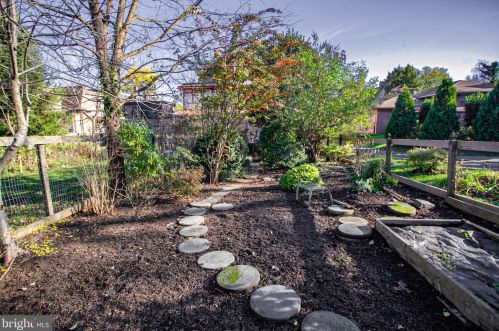 217 Harvey St, Philadelphia PA 19144-3818 exterior