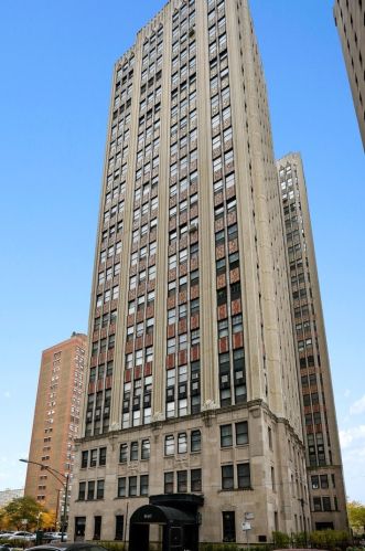 1640 50th St, Chicago, IL 60615-3161