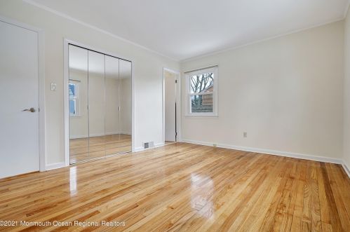 15 Glenwood Dr, Berkeley Township NJ 08721-1021 exterior