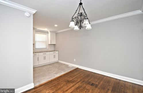 8721 Jackson St, Philadelphia PA 19145-2427 exterior