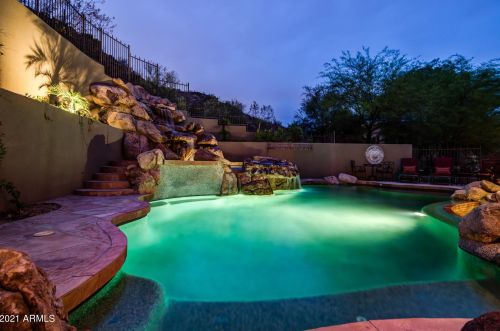 13841 Cyn Dr, Phoenix AZ 85016-2403 exterior