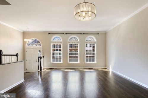 3396 Governors Crest Ct, Alexandria VA  22310-2335 exterior