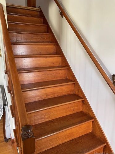 43 Grandview St, New Britain CT 06053-3048 exterior