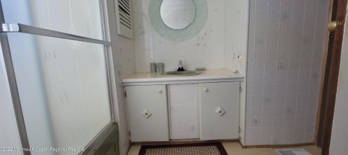 41 Larisa Ln, Jackson Twp NJ exterior