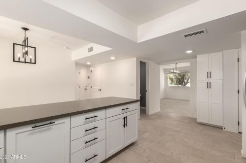 6501 2nd St, Phoenix AZ 85022-1005 exterior