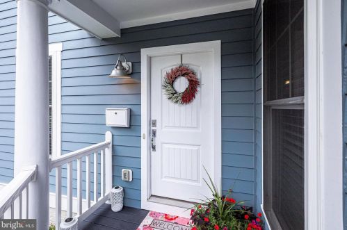 300 Mount Vernon Ave, Alexandria VA  22301-2232 exterior