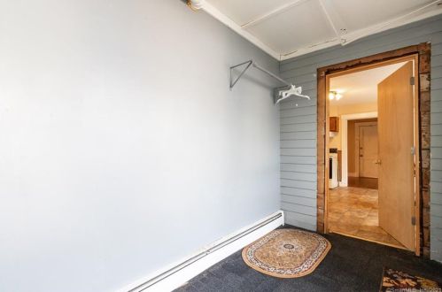 178 Spruce St, Manchester CT  06040-5455 exterior