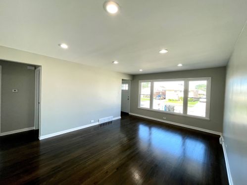 8015 Keeler Ave, Chicago IL  60652-2313 exterior