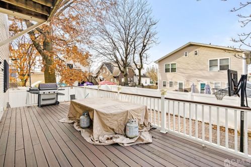 13 Emerson St, Carteret NJ 07008-2521 exterior