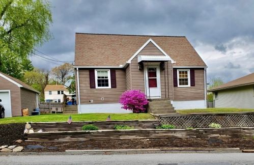 22 1st St, Worcester, MA 01602-3104