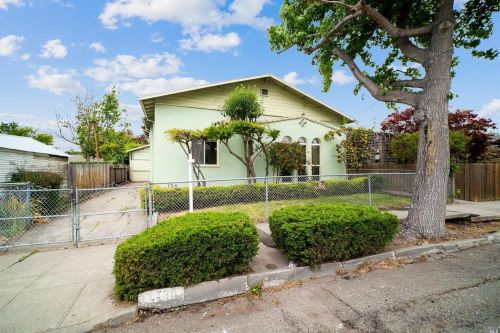 1738 Chestnut St, Berkeley, CA 94702-1462