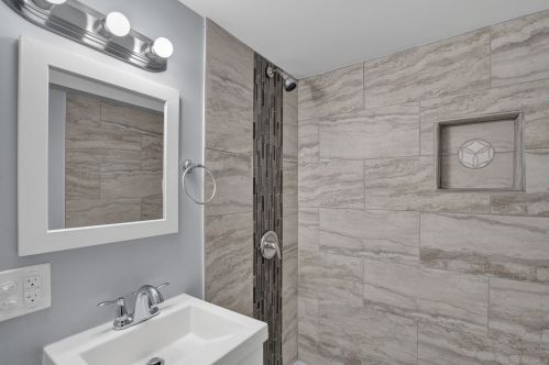 8232 Ridgeland Ave, Chicago IL  60617-1744 exterior