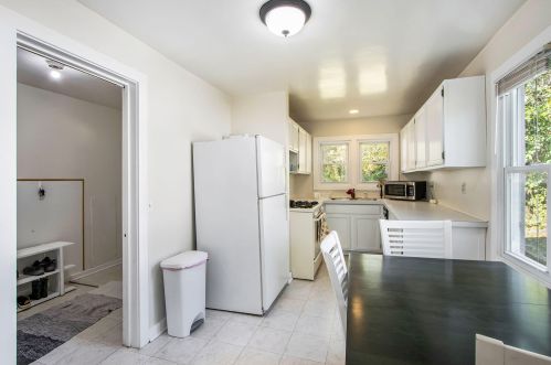 2521 Glendale Blvd, Kalamazoo MI 49004-1728 exterior