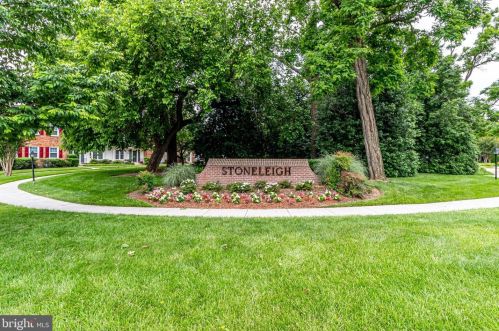 1560 Bruton Ct, Mc Lean VA 22101-4301 exterior