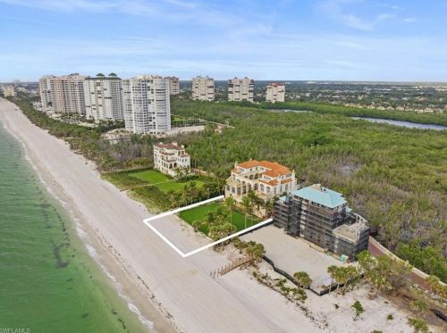 7613 Bay Colony Dr, Naples FL 34108-7756 exterior