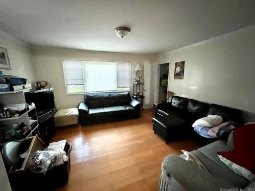 48 Cedar Crst Pl, Norwalk CT 06854-1401 exterior