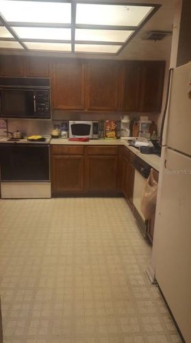 4887 Puritan Cir, Tampa FL 33617-8355 exterior