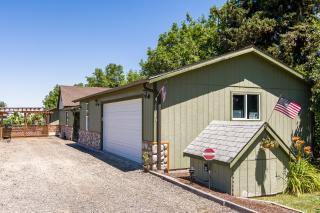 28943 Crow Rd, Eugene OR  97402-9276 exterior