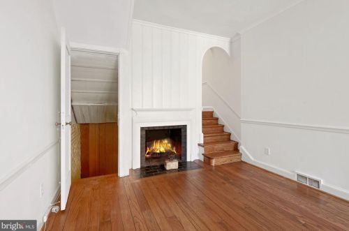 1030 31st St, Washington DC  20007-4405 exterior