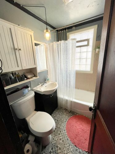 3433 Burrell St, Milwaukee WI 53207-3345 exterior