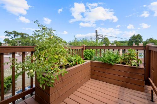 2133 Southport Ave, Chicago IL 60614-4017 exterior