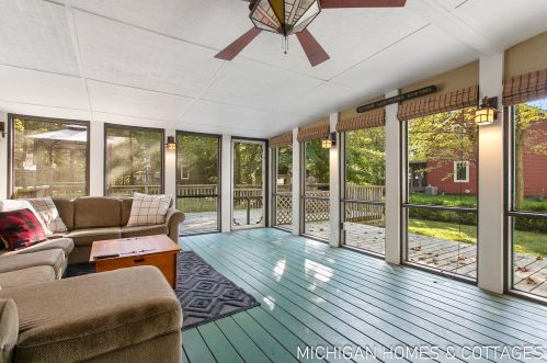 7128 116th Ave, Fennville MI  49408-9728 exterior