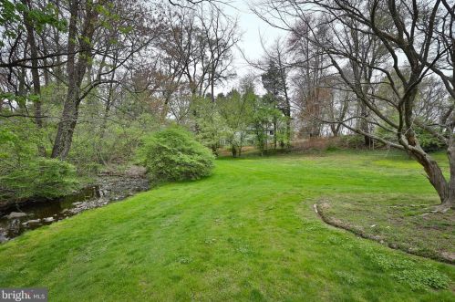 2076 Packard Ave, Huntingdon Valley PA 19006-6418 exterior