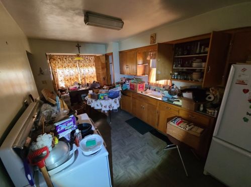 3258 Burrell St, Milwaukee, WI 53207-2753