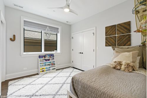 3625 Marshfield Ave, Chicago IL 60609-1325 exterior