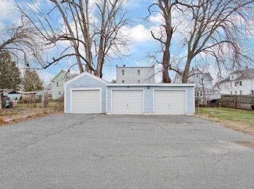 42 Bemis St, Chicopee MA 01013-2354 exterior