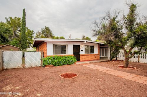 1251 Pelaar St, Tucson, AZ 85705-2559