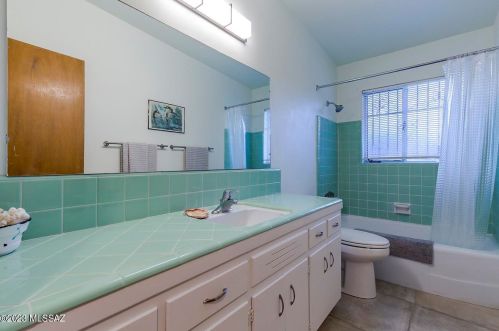 4442 7 St, Tucson AZ 85719-5410 exterior