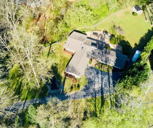 665 Londonberry Rd, Atlanta, GA 30327-4955