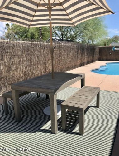 449 Lester St, Tucson AZ 85705-8923 exterior