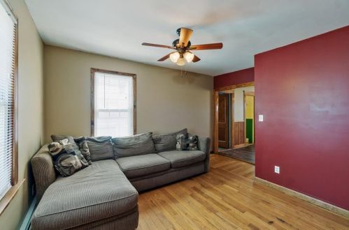 76 Thomas St, Woonsocket, RI 02895-5840