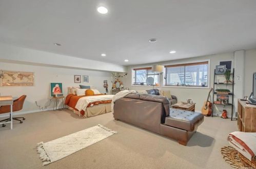 51 Oak Hl Rd, Middletown NY 10941-1366 exterior