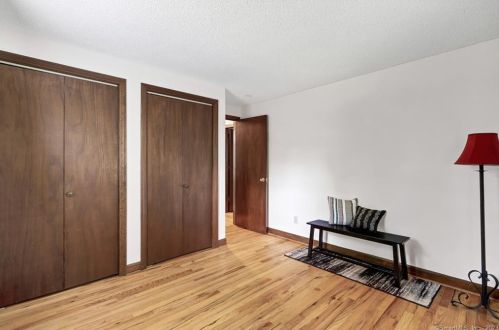 46 Eldridge St, Manchester CT 06040-5500 exterior