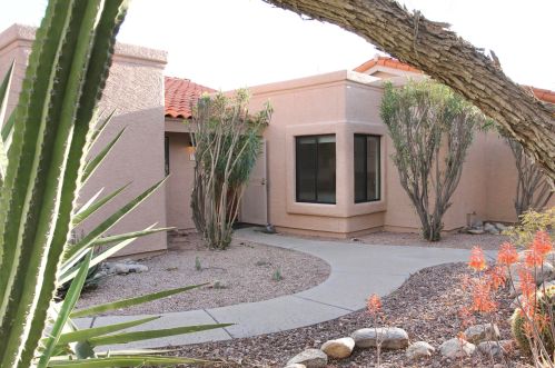 7601 Calle Sin Envidia, Tucson AZ  85718-1270 exterior