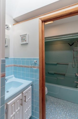 1216 Commercial St, Pittsburgh PA 15218-1102 exterior