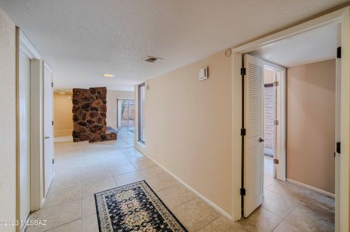 5050 South Regency Cir, Tucson AZ 85711-3043 exterior