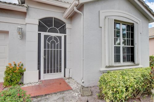 12708 Coral Lk Dr, Boynton Beach FL 33437-4142 exterior