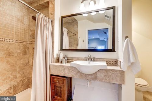 3240 Livingston St, Washington DC 20015-1756 exterior