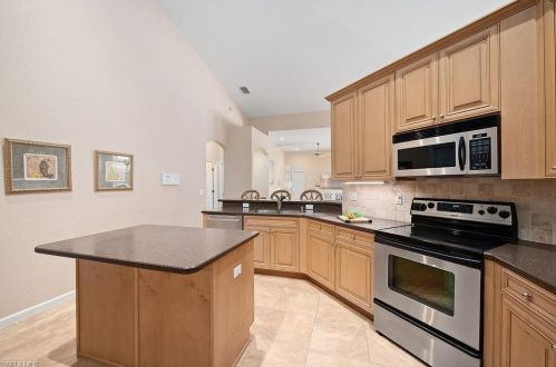 9002 Mustang Is Cir, Naples FL 34113-1644 exterior