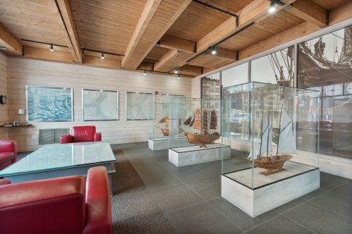 130 Water St, Milwaukee WI  53202-6018 exterior