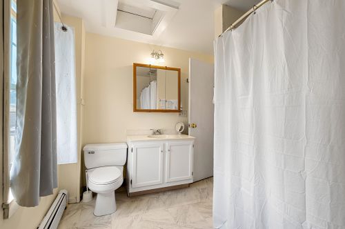 193 Main St, Plaistow NH 03865-3013 exterior