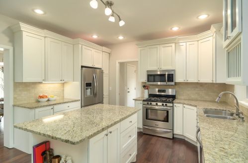 1282 Donegal Dr, Saint Paul MN 55125-3306 exterior